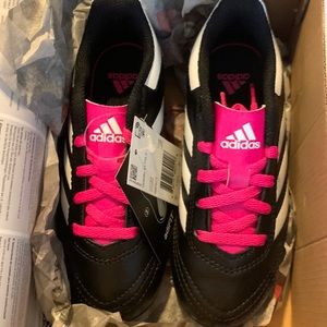 Girls soccer cleats 12 NWT